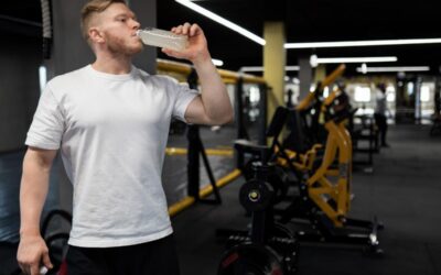 Oversized T-shirts and MMA training: Combining comfort and style at the gym